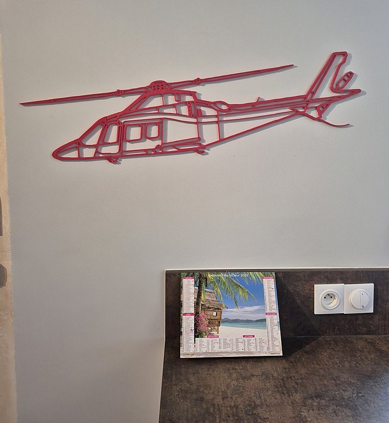 AgustaWestland AW109, hélicoptère imprimé en 3D au mur, 95 cm d’envergure, décoration murale HélicoSimu