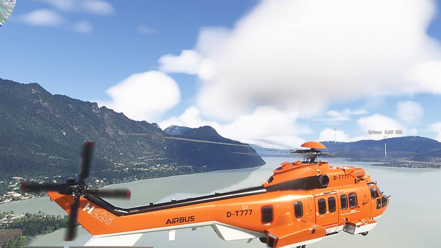 Airbus H225 Super Puma en vol au-dessus du lac du Bourget, sur le simulateur de vol hélicoptère HélicoSimu